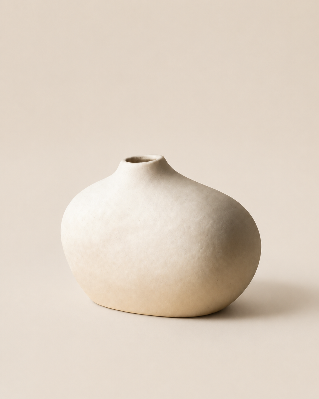 Component 3 of 3 — Bisque Vase Pebble, low, 10.2 × 5.3 × 8 cm