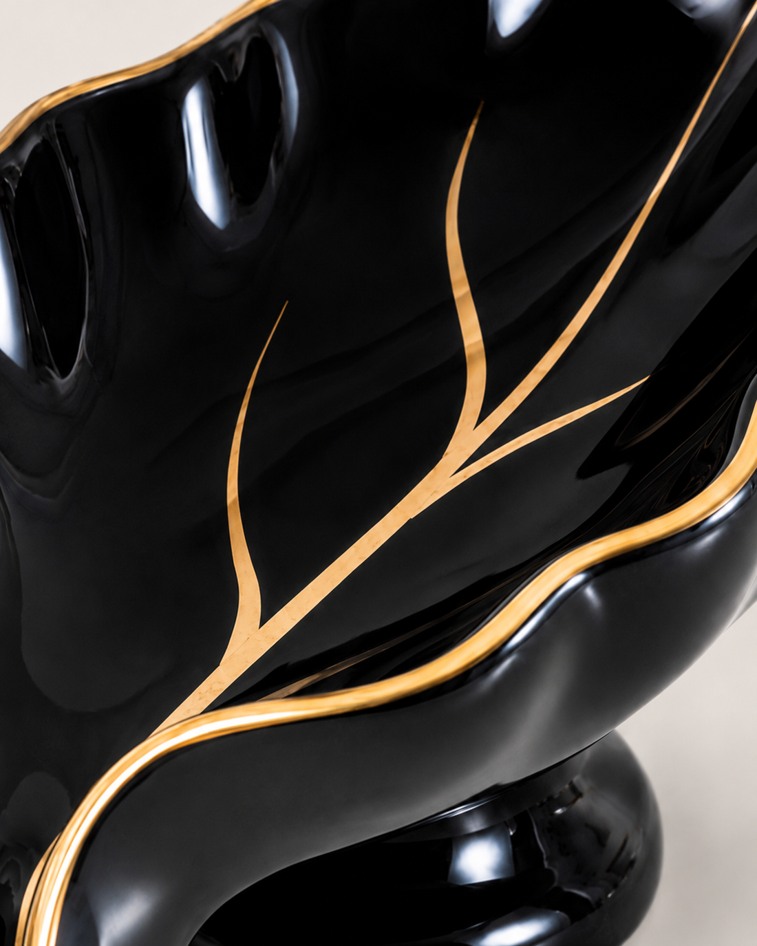 Leaf Ceramic Soap Dish - detail Black