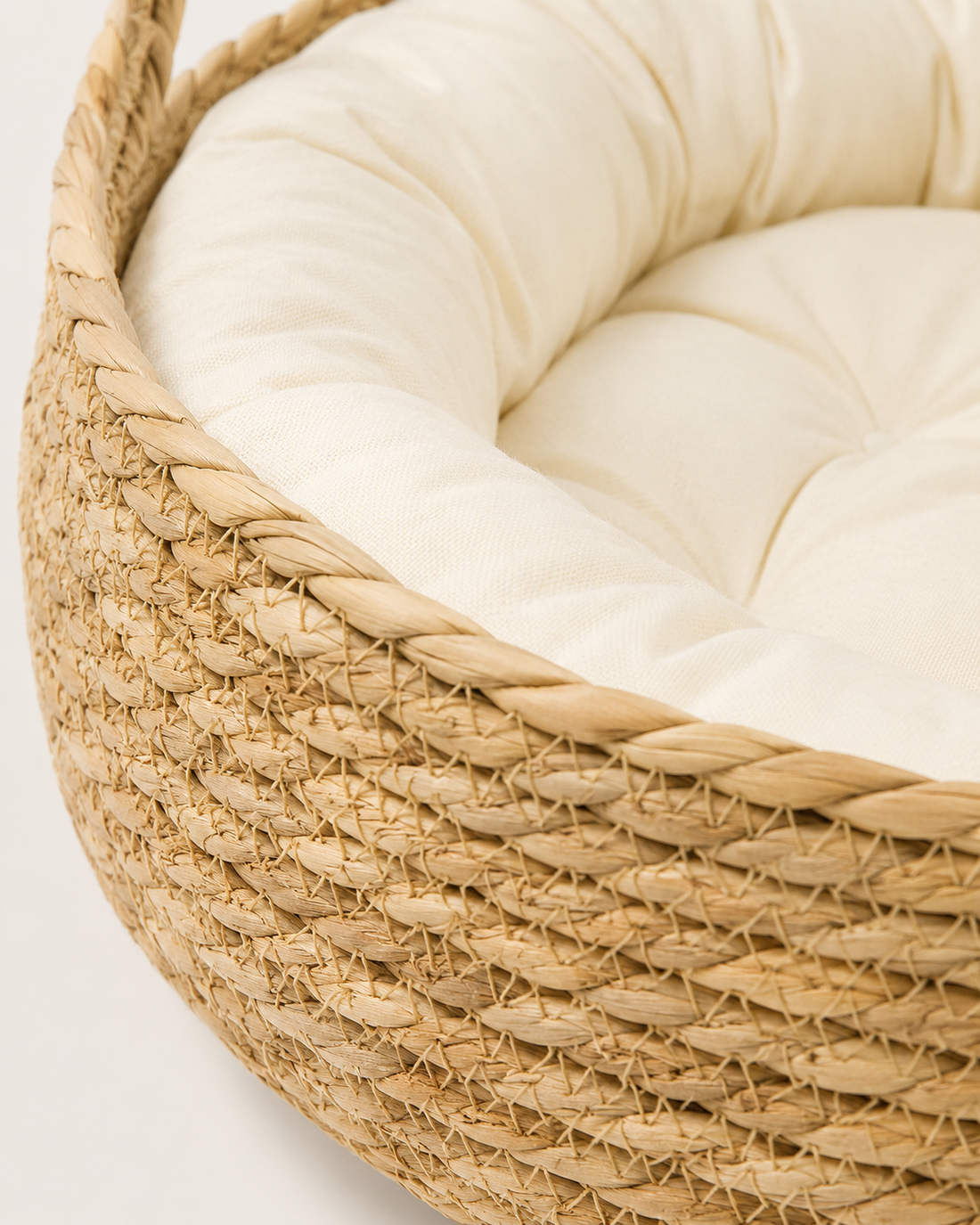 Rattan Cat Bed - detail
